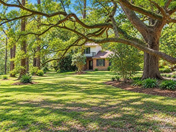 2625 Wilde Lake Blvd, Pensacola, FL 32526