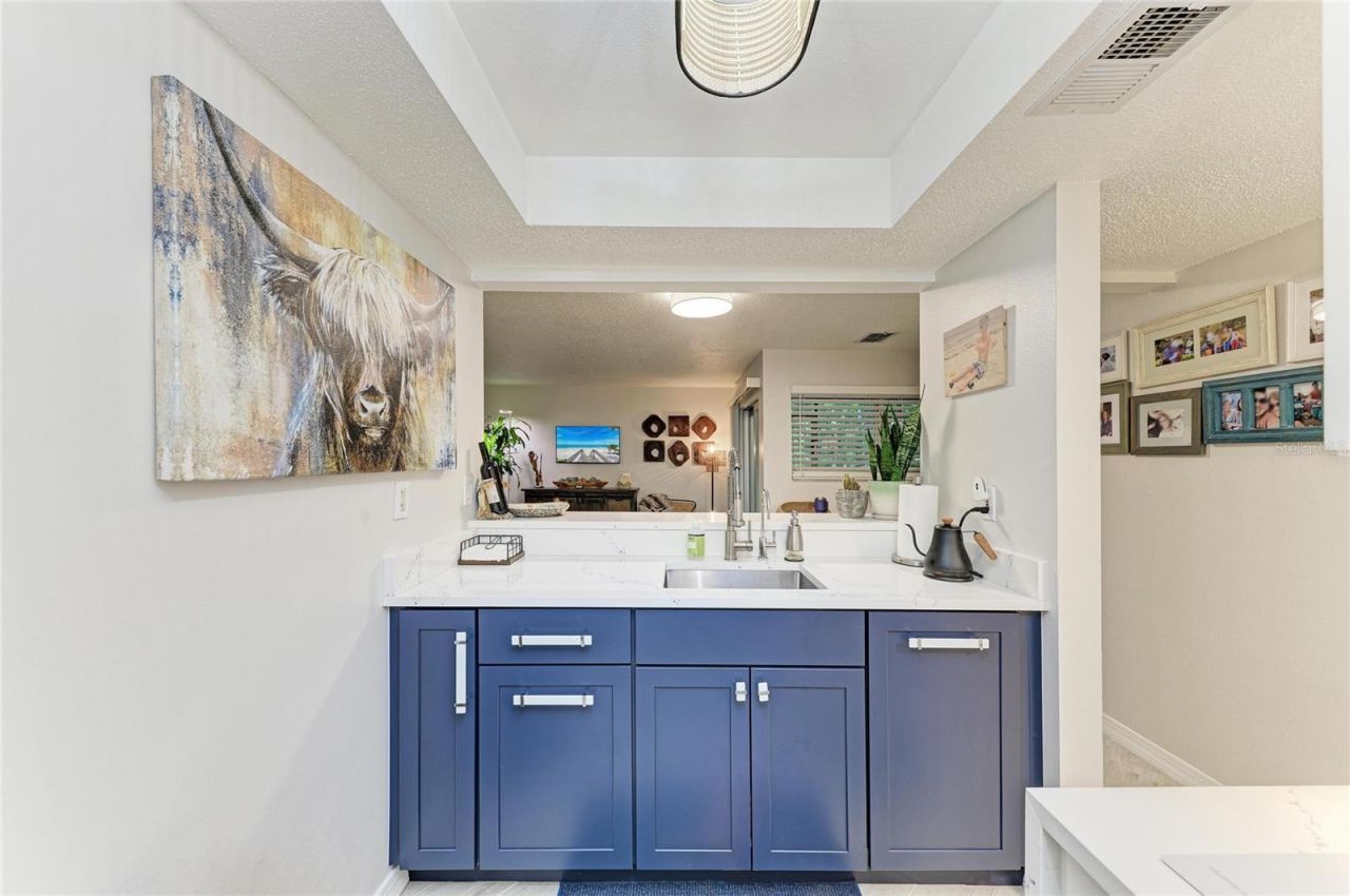 2121 Wood Street, Unit 113, Sarasota, FL 34237 Photo