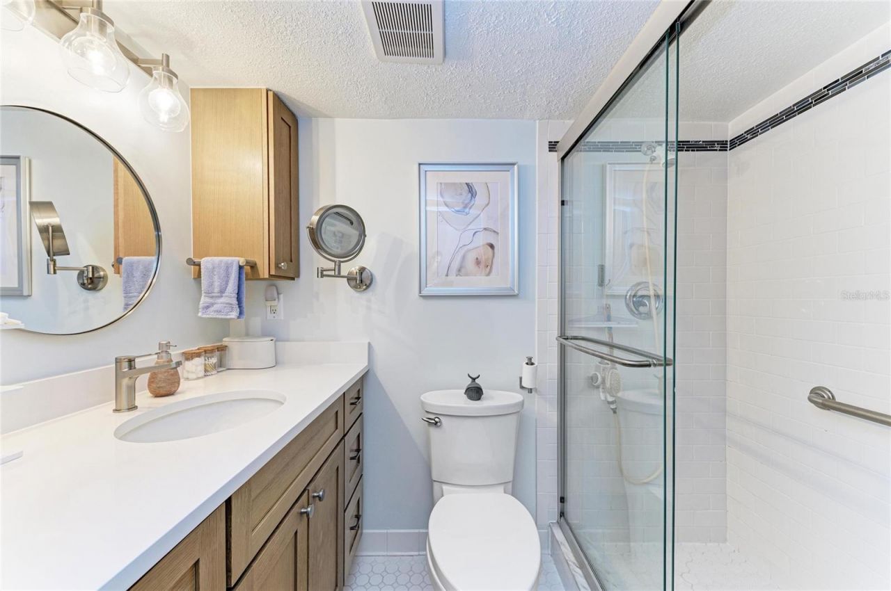 2121 Wood Street, Unit 113, Sarasota, FL 34237 Photo