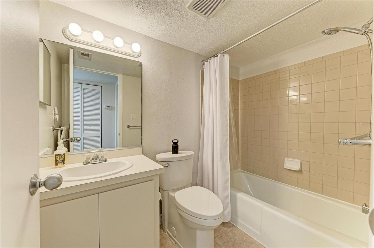 2121 Wood Street, Unit 113, Sarasota, FL 34237 Photo
