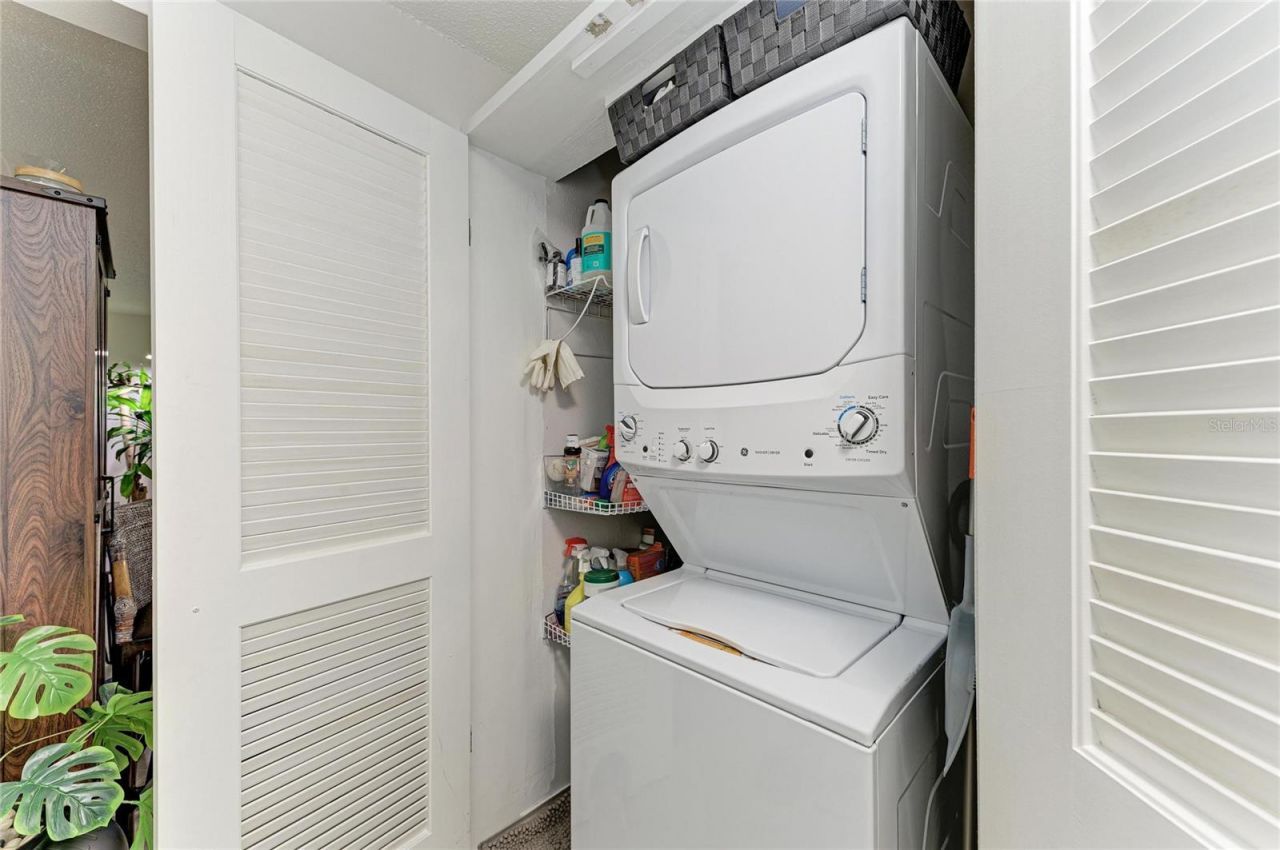 2121 Wood Street, Unit 113, Sarasota, FL 34237 Photo