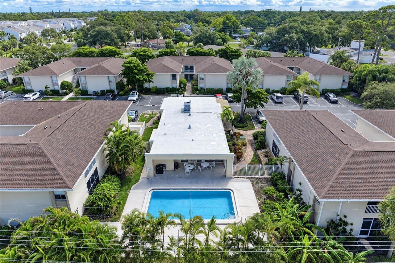 2121 Wood Street, Unit 113, Sarasota, FL 34237 Photo