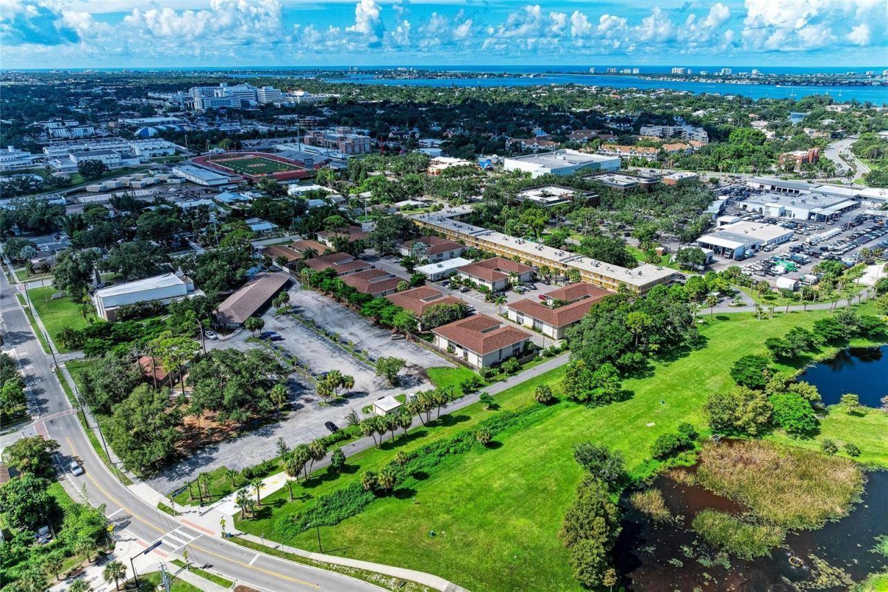 2121 Wood Street, Unit 113, Sarasota, FL 34237 Photo
