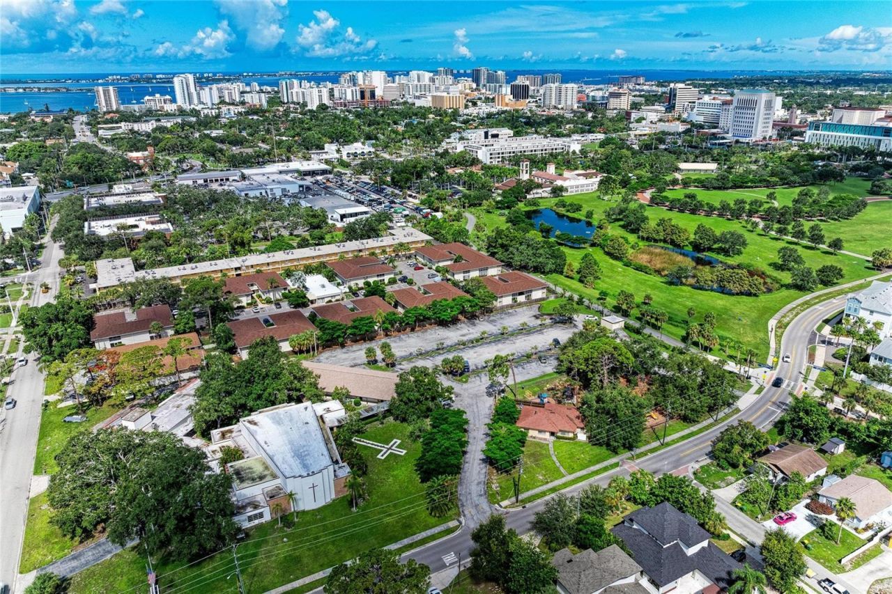 2121 Wood Street, Unit 113, Sarasota, FL 34237 Photo