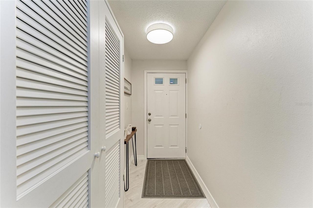 2121 Wood Street, Unit 113, Sarasota, FL 34237 Photo