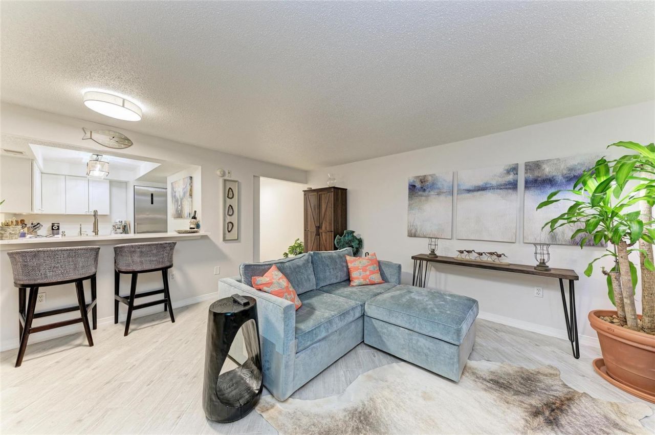 2121 Wood Street, Unit 113, Sarasota, FL 34237 Photo
