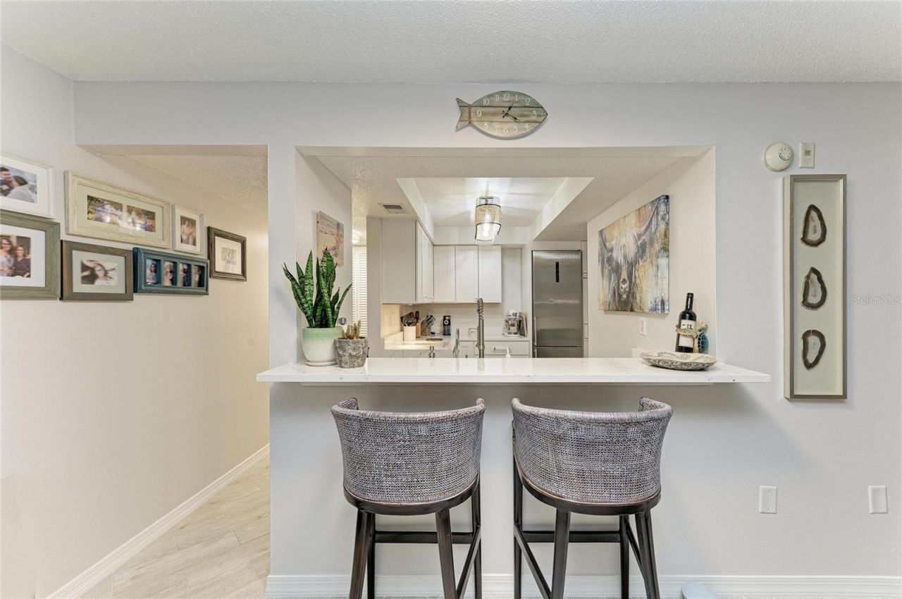 2121 Wood Street, Unit 113, Sarasota, FL 34237 Photo