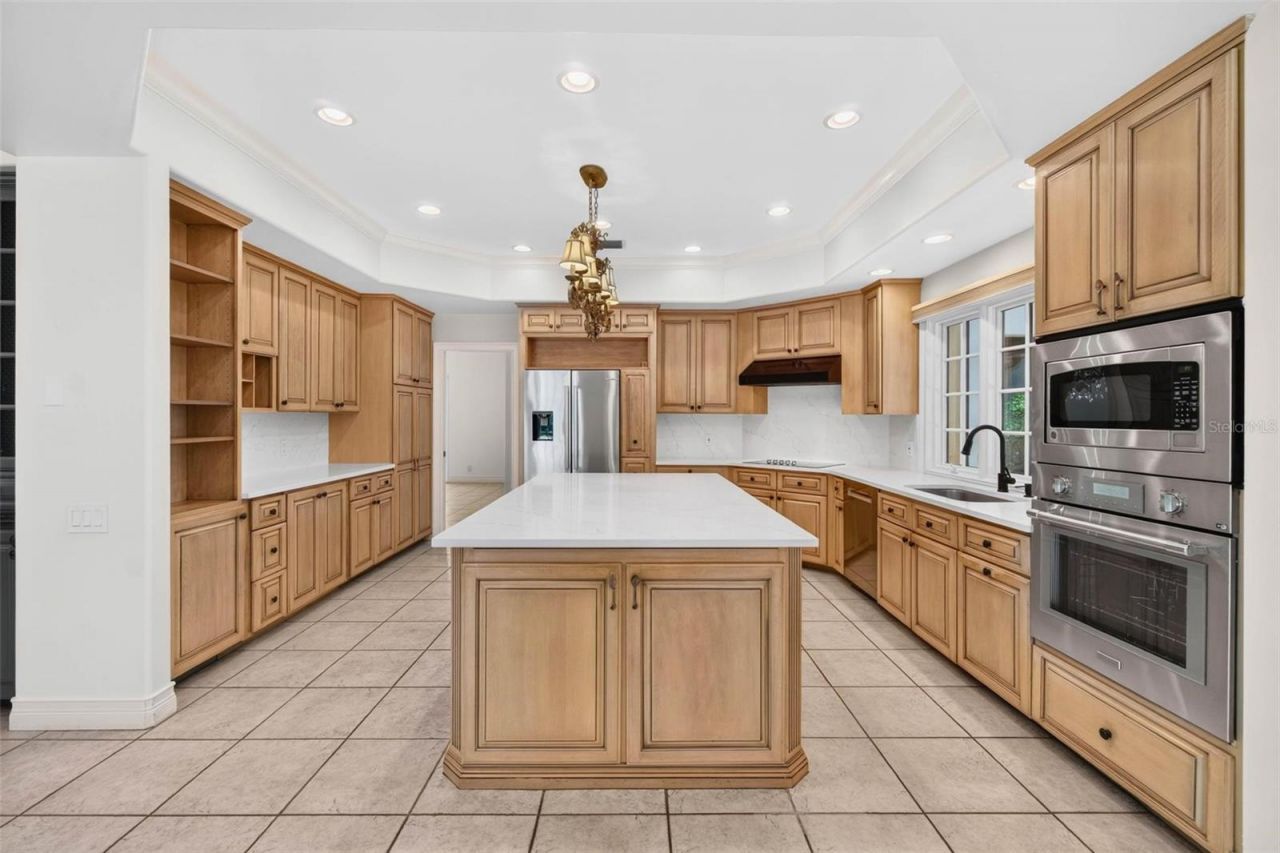 1100 Tortuga Circle Ne, Saint Petersburg, FL 33702 Photo