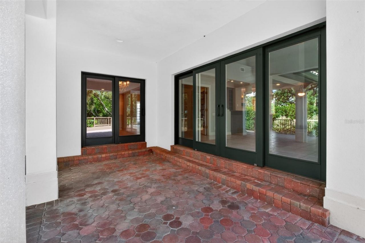 1100 Tortuga Circle Ne, Saint Petersburg, FL 33702 Photo