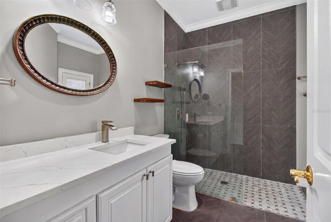 1100 Tortuga Circle Ne, Saint Petersburg, FL 33702 Photo