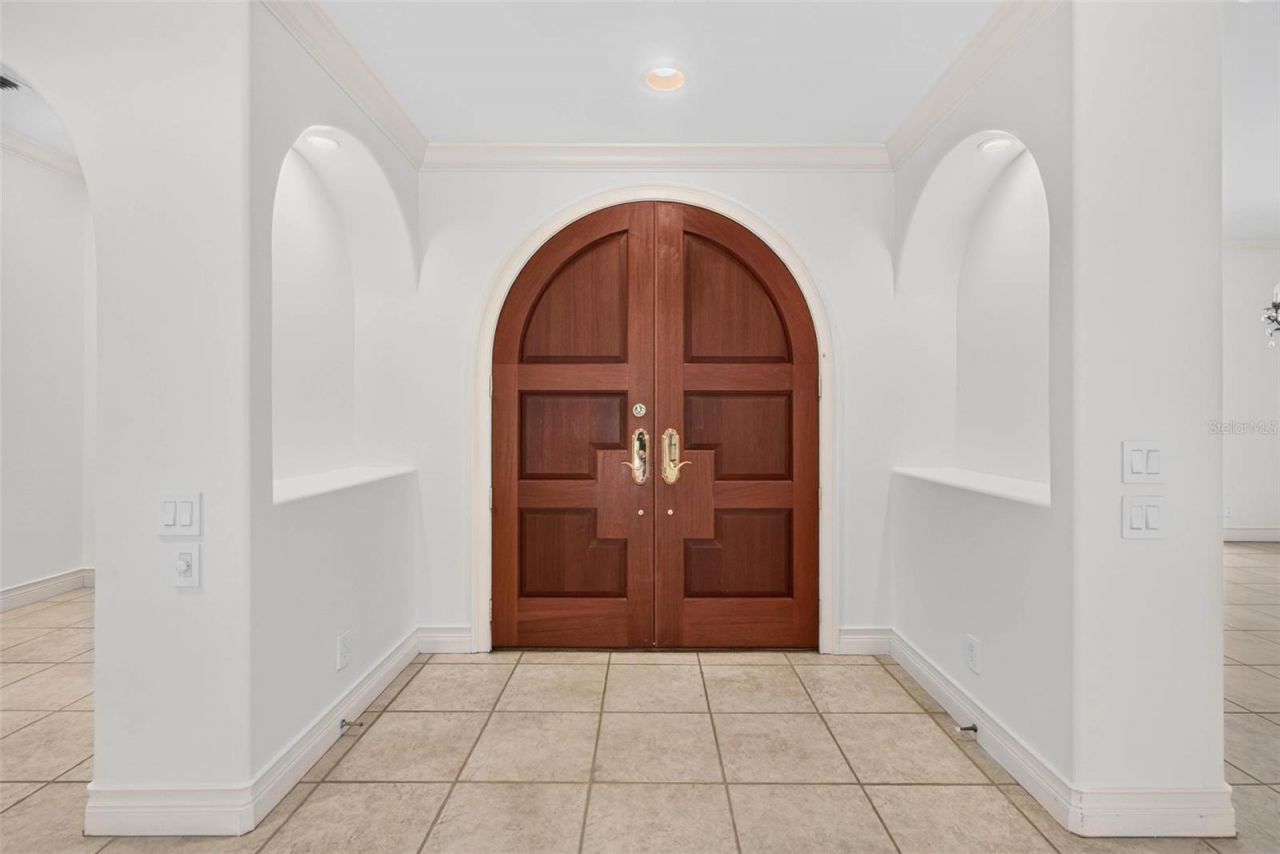 1100 Tortuga Circle Ne, Saint Petersburg, FL 33702 Photo