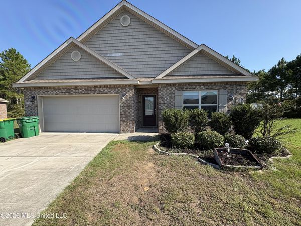 1290 Sage Court, Ocean Springs, MS 39564