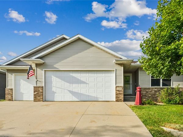 6408 Palmetto Circle SW, Cedar Rapids, IA 52405