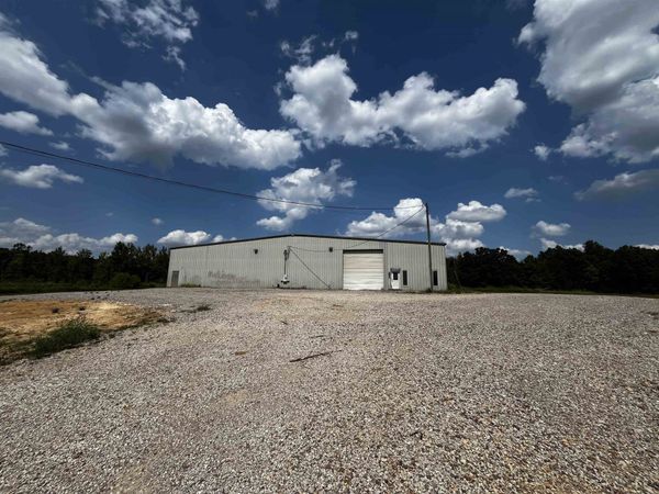 351 COPELAND DR, Adamsville, TN 38310