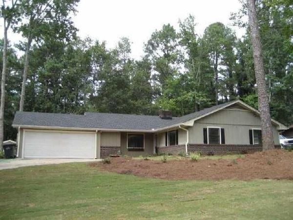 1398 Fairfield Drive SW, Lilburn, GA 30047