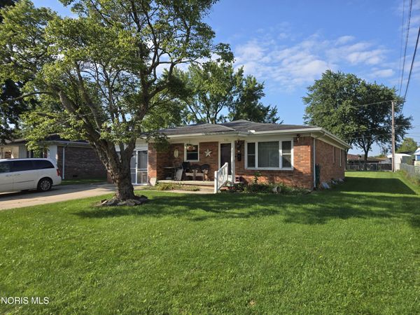 422 Indian Road , Wauseon, OH 43567