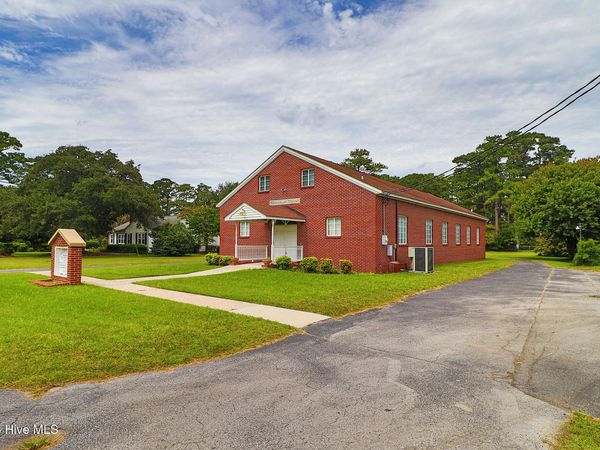 2101 S Lakeview Drive , Newport, NC 28570
