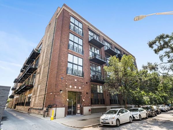 1935 N Fairfield Avenue , Unit 402, Chicago, IL 60647