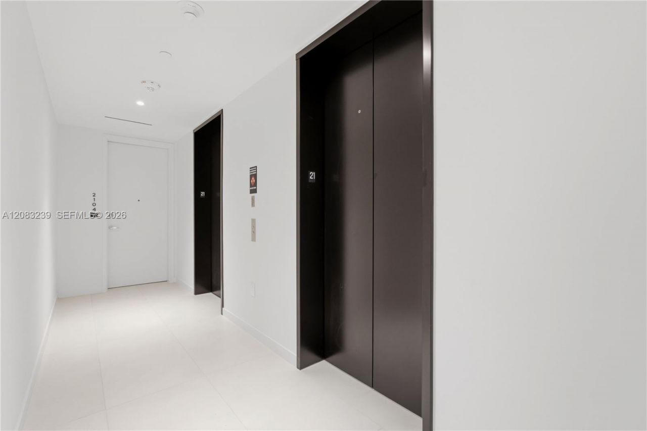 1400 Biscayne Blvd , Unit 2104, Miami, FL 33132 Photo