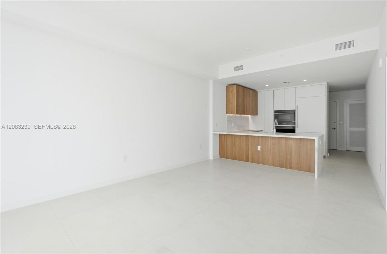 1400 Biscayne Blvd , Unit 2104, Miami, FL 33132 Photo