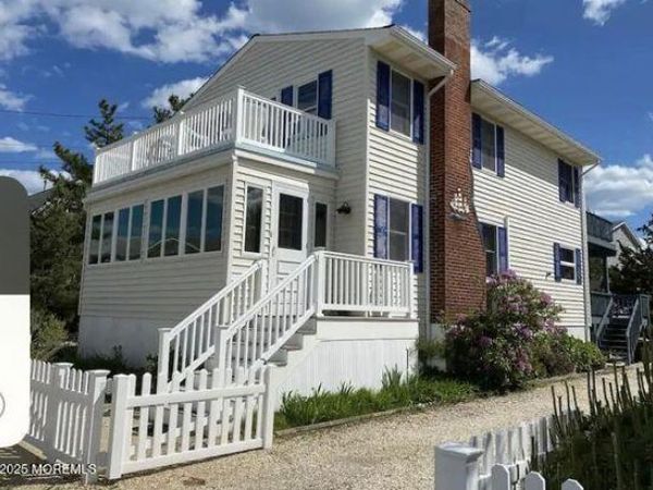 12 E Beardsley Avenue, Long Beach Twp, NJ 08008