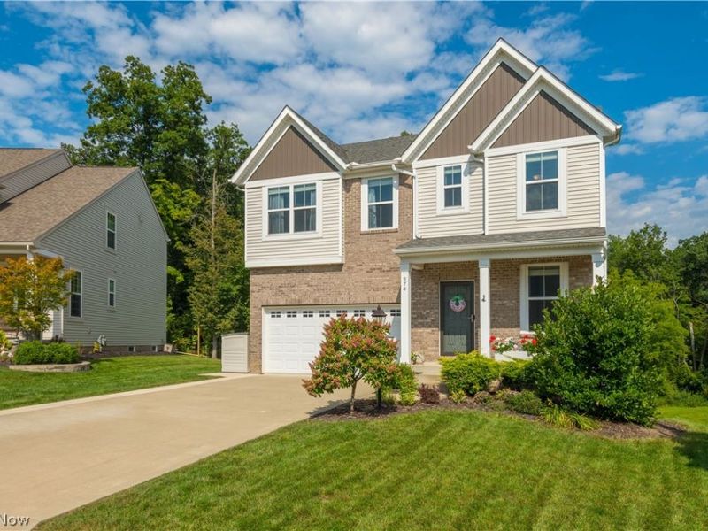 978 Hawkin Lane, Aurora, OH 44202 Photo 2