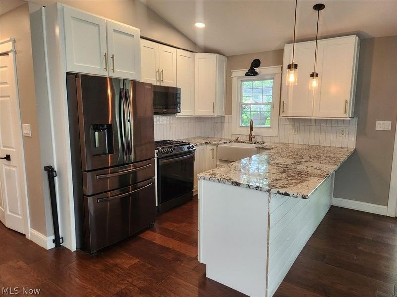 376 Wallace Drive, Berea, OH 44017 Photo 4