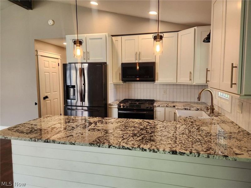 376 Wallace Drive, Berea, OH 44017 Photo 7