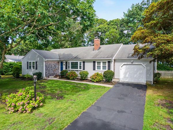 8 Gold Finch Ln, Dennis, MA 02660