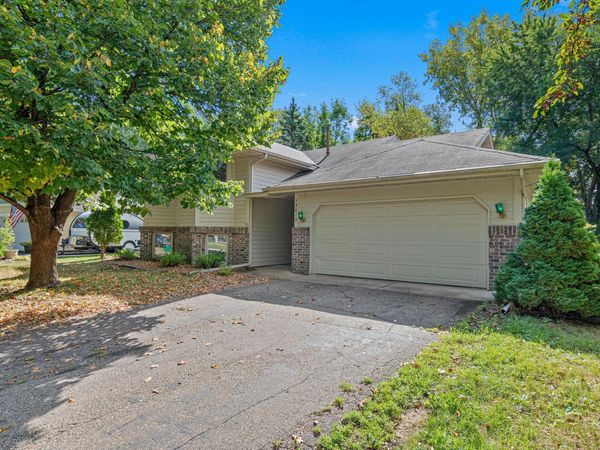 12013 Summerset Lane , Burnsville, MN 55337