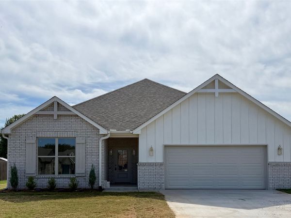 4230 Village Park Drive, Skiatook, OK 74070