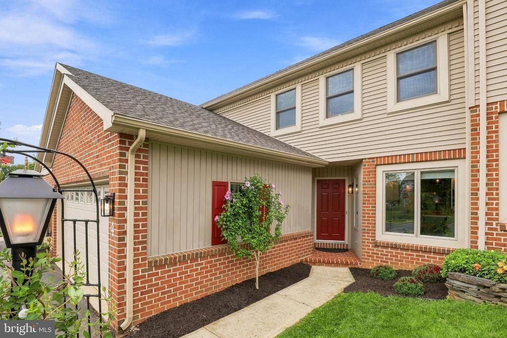 4 WEAVER AVENUE , EPHRATA, PA 17522