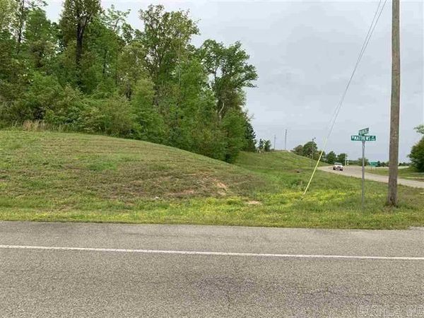 2714 W Matthews , Jonesboro, AR 72401