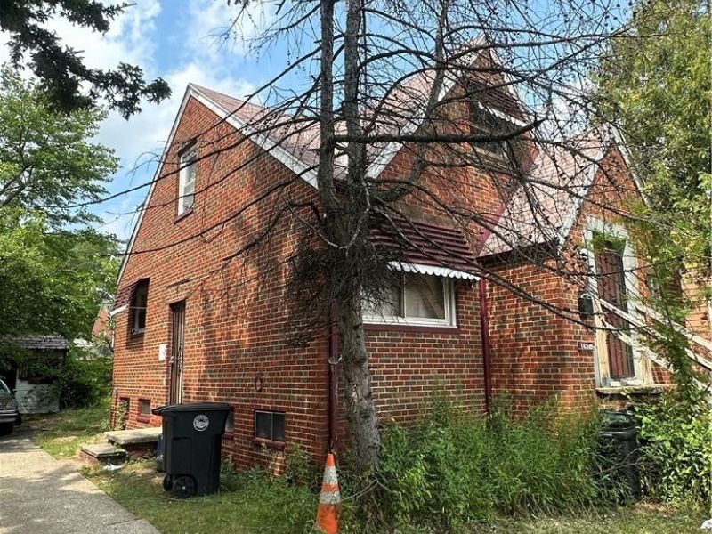 16909 Harvard Avenue, Cleveland, OH 44128 Photo 2
