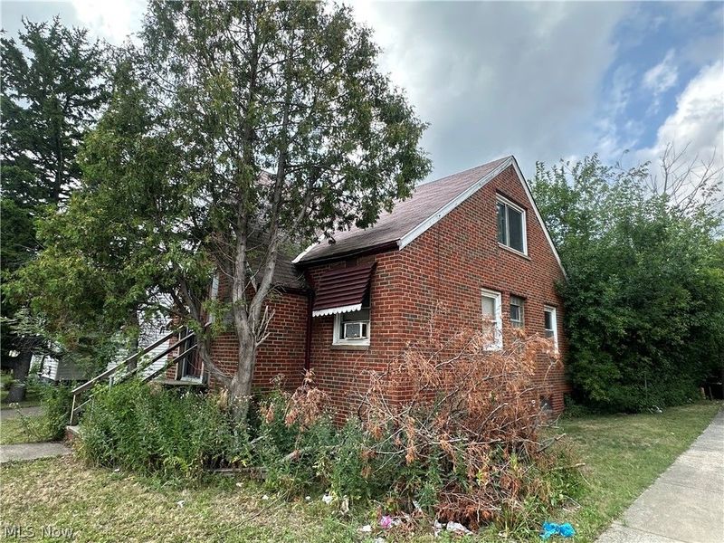 16909 Harvard Avenue, Cleveland, OH 44128 Photo 4