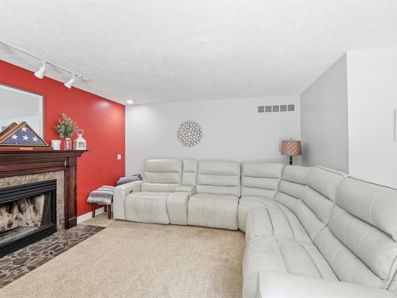 8838 Steeplechase Way, West Chester, OH 45069 Photo 4