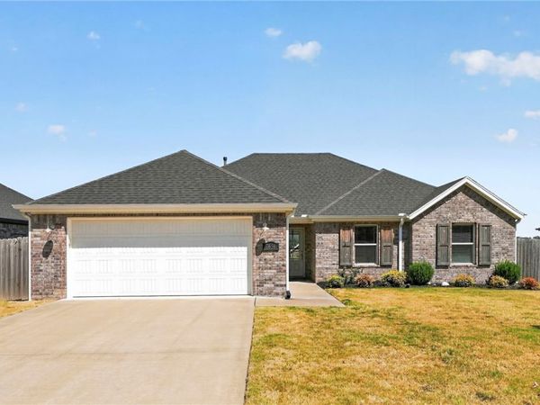 7656 W Longspur Avenue , Springdale, AR 72762