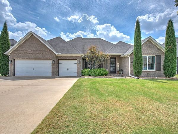 5502 W Lakewood Drive , Rogers, AR 72758