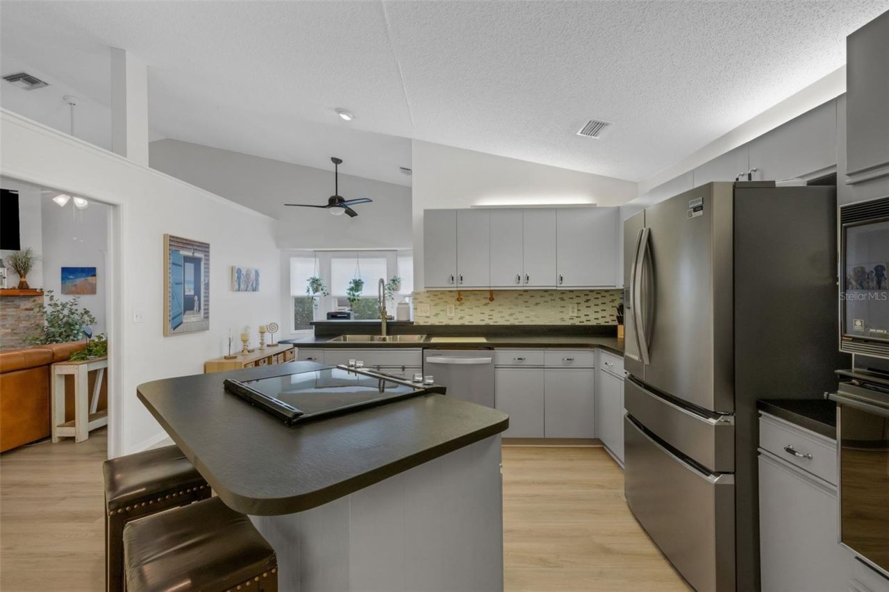 6104 Nicole Drive , Sarasota, FL 34243 Photo