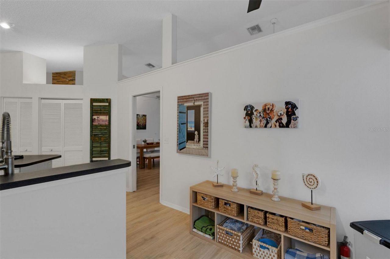 6104 Nicole Drive , Sarasota, FL 34243 Photo