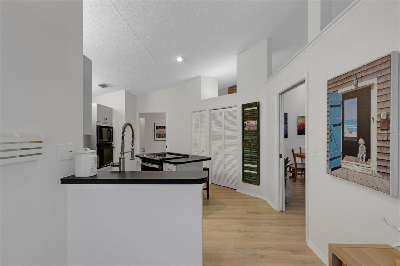 6104 Nicole Drive , Sarasota, FL 34243 Photo