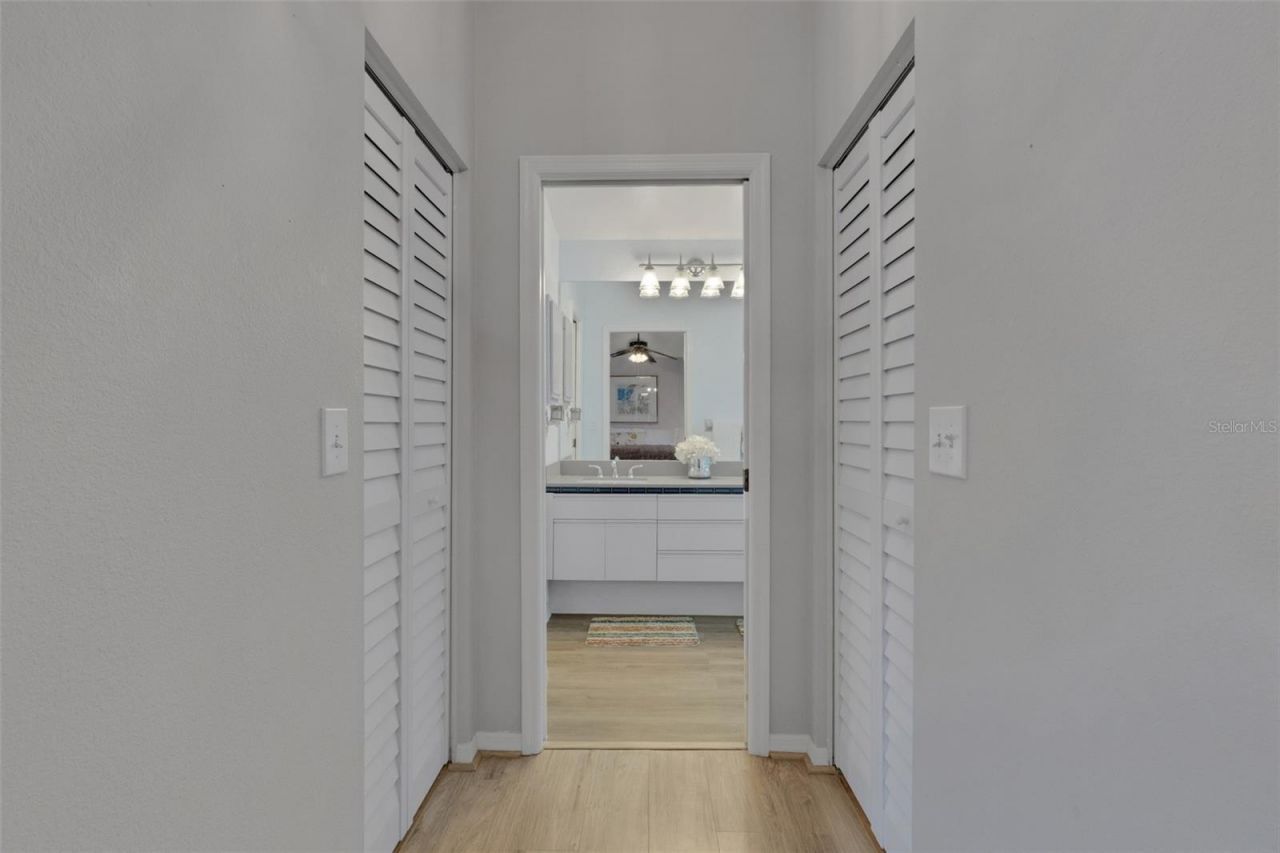 6104 Nicole Drive , Sarasota, FL 34243 Photo