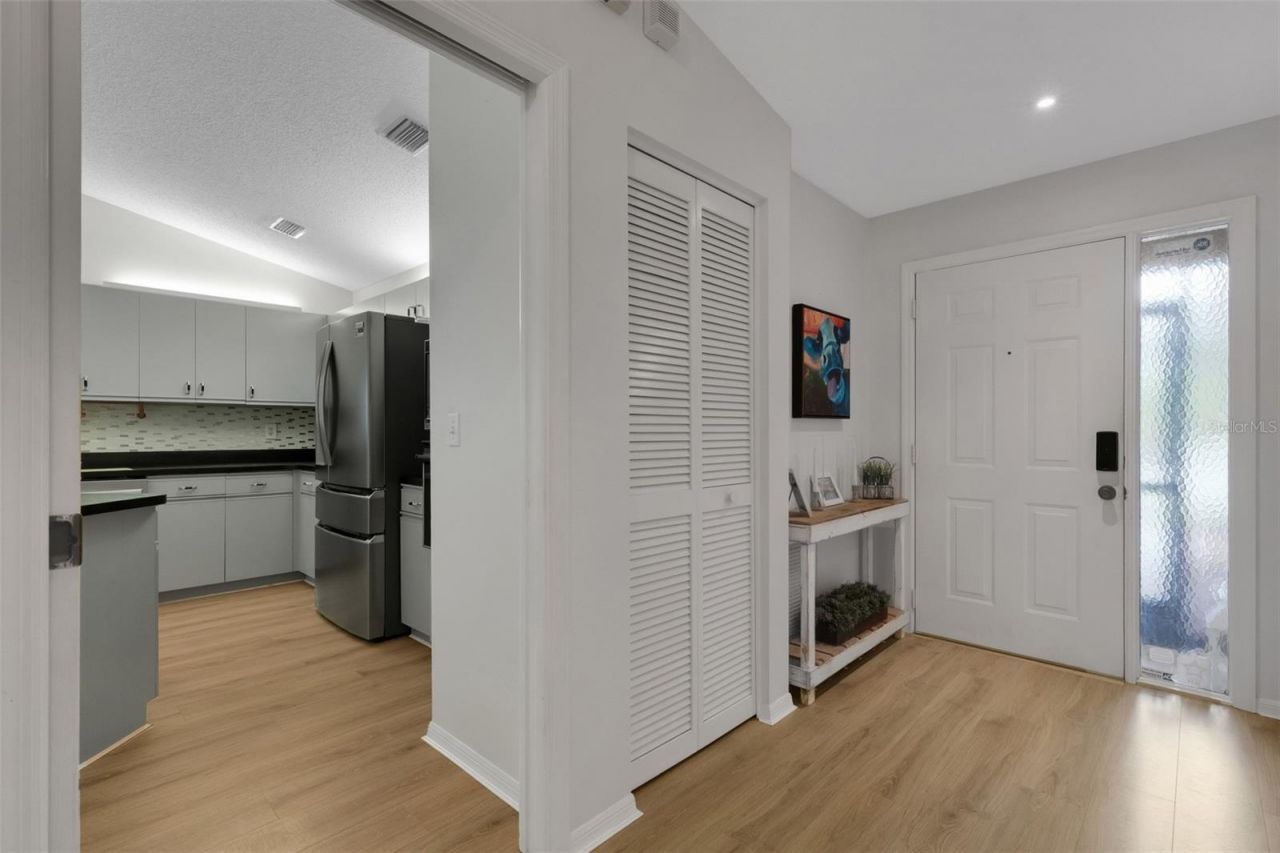6104 Nicole Drive , Sarasota, FL 34243 Photo