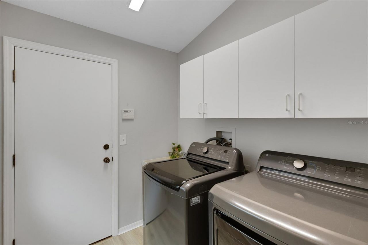 6104 Nicole Drive , Sarasota, FL 34243 Photo