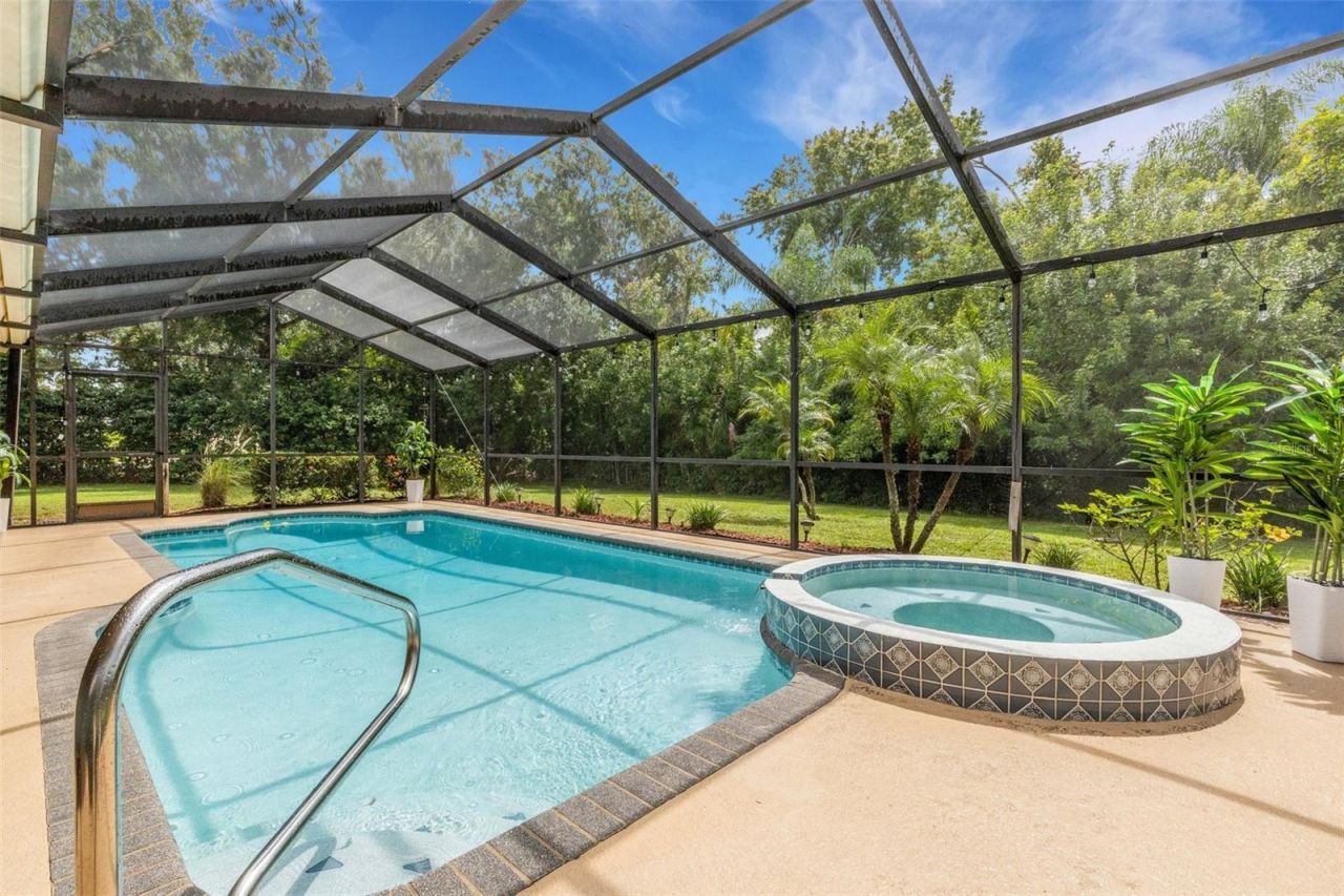 6104 Nicole Drive , Sarasota, FL 34243 Photo