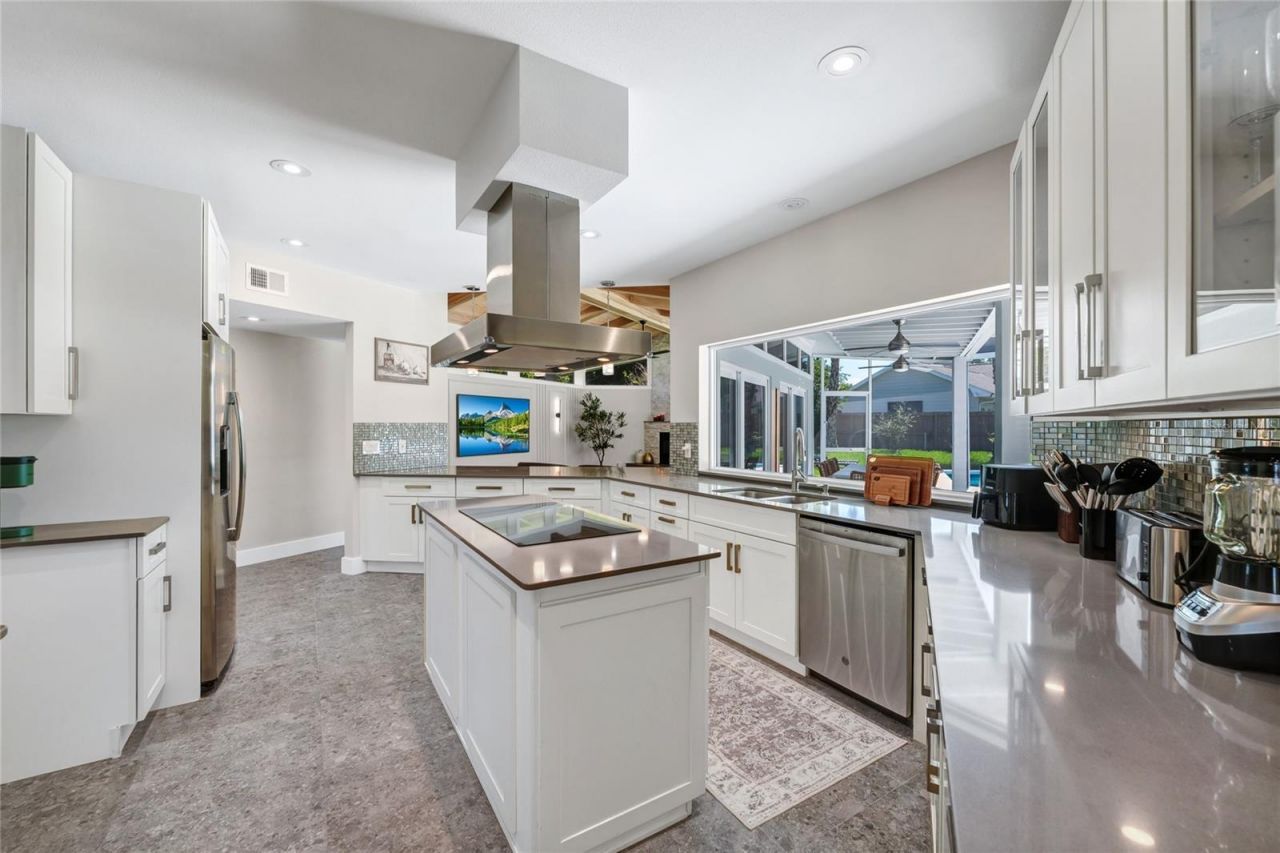 8922 Bay Cove Court, Orlando, FL 32819 Photo