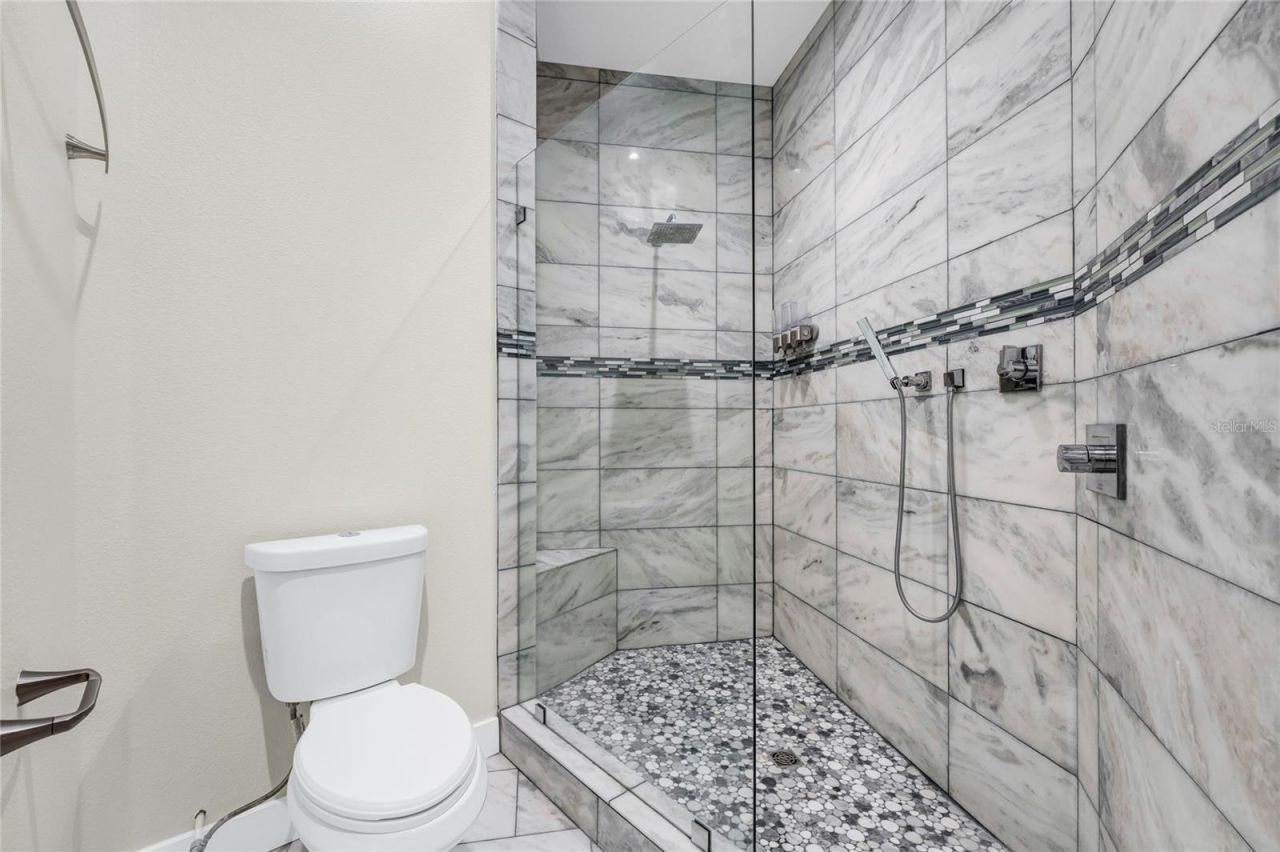 8922 Bay Cove Court, Orlando, FL 32819 Photo
