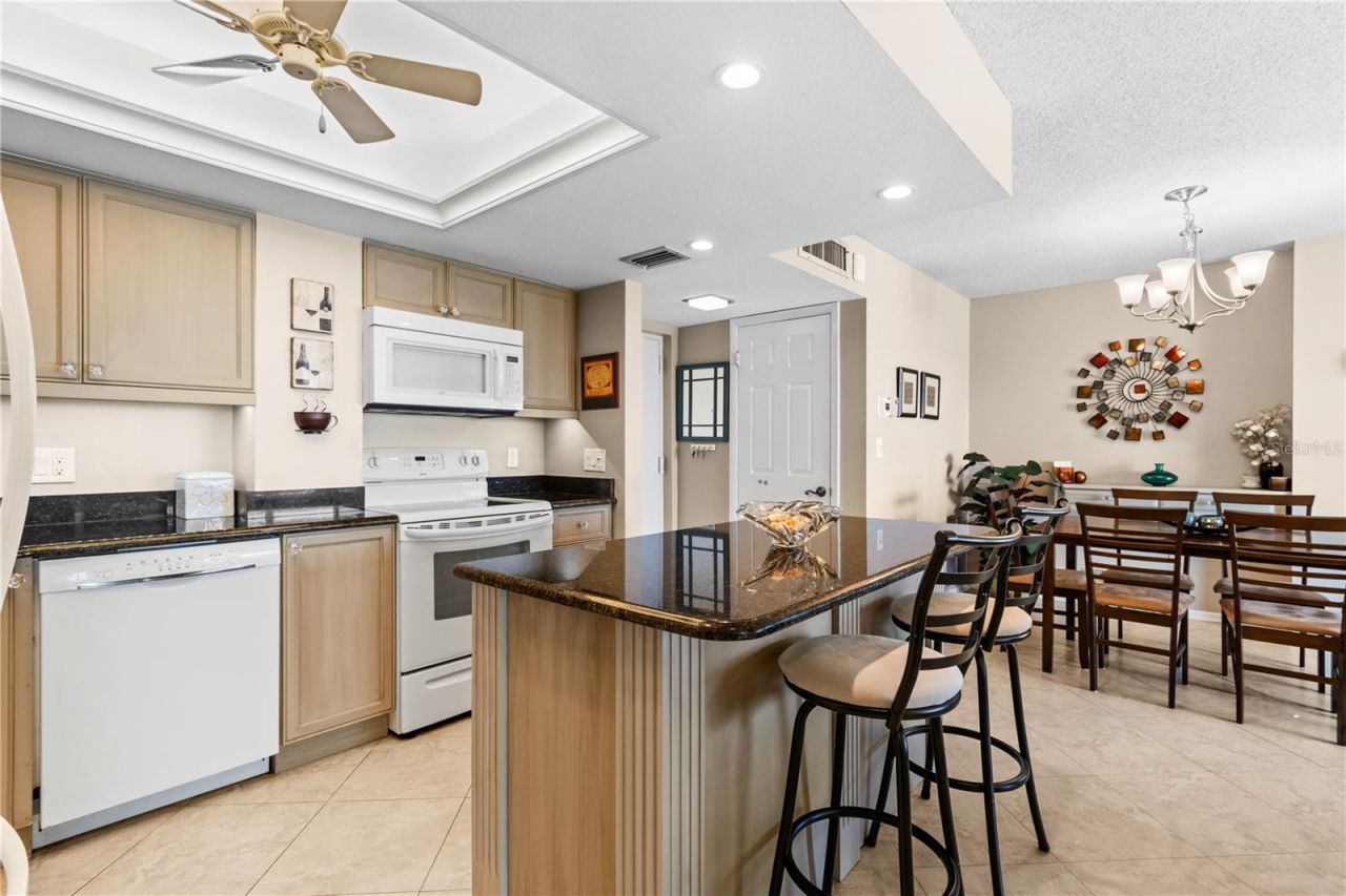 4900 Brittany Drive S, Unit 1512, Saint Petersburg, FL 33715 Photo