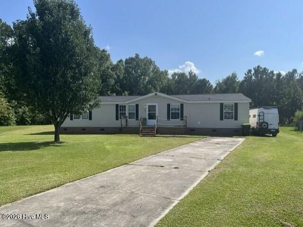 144 Corena Avenue , Maysville, NC 28555