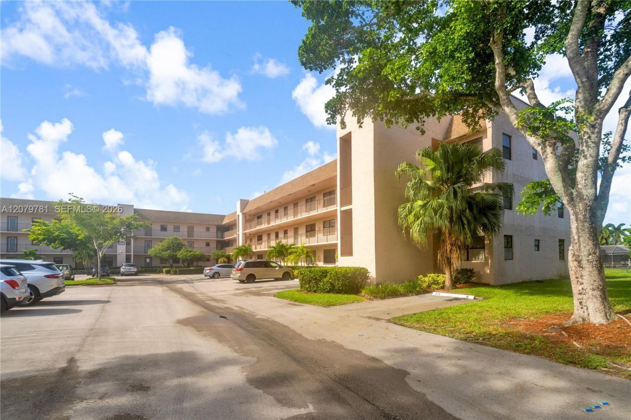 10442 Sunrise Lakes Blvd, Unit 312, Sunrise, FL 33322 Photo
